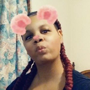 Meet your Posher, Desiree